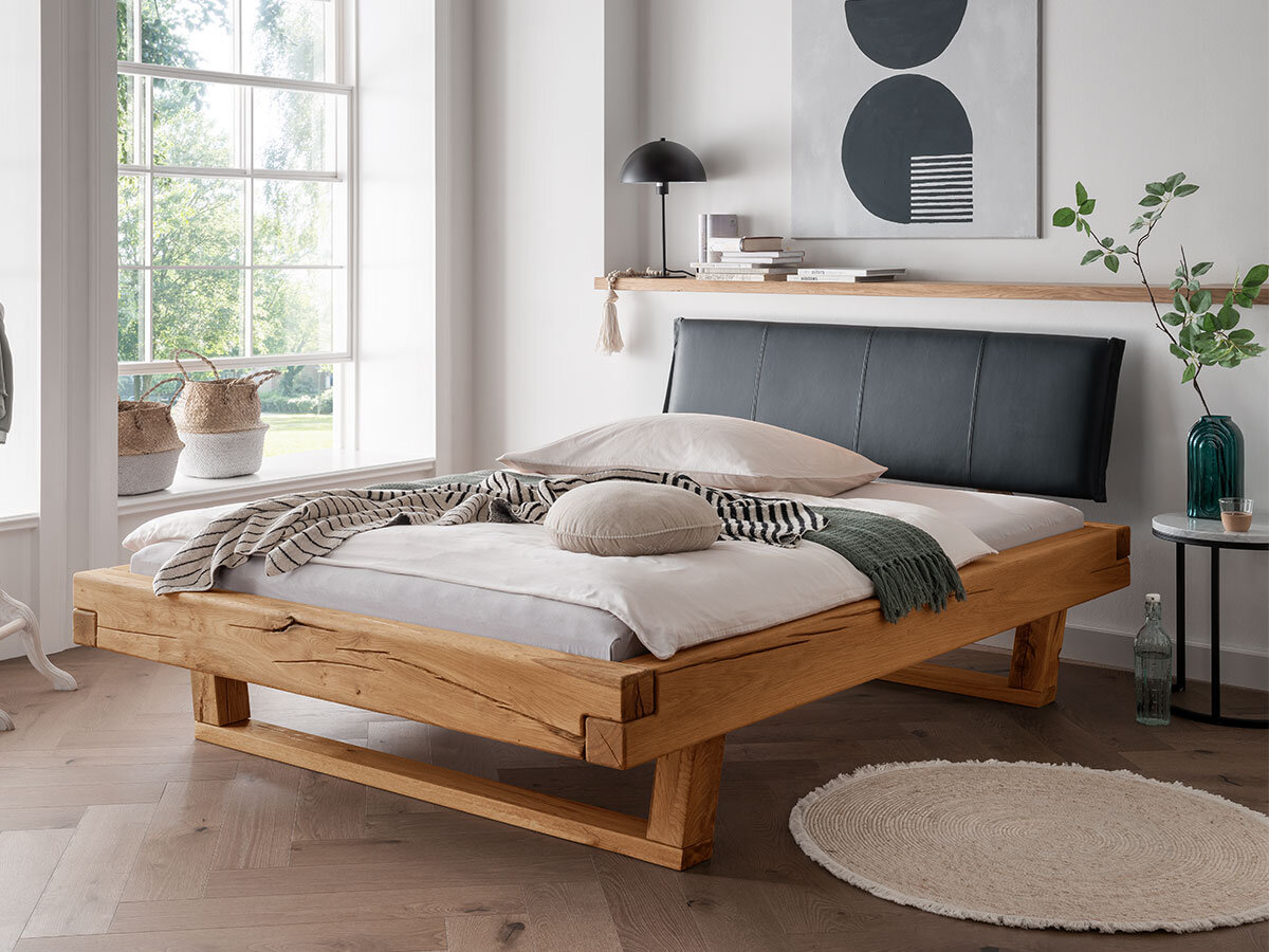 Cinall - Balkenbett Eiche mit Holzkufen und Lederkopfteil 140 x 200 cm massive Eiche Cinall - Balkenbett Eiche mit Holzkufen und Lederkopfteil 140 x 200 cm massive Eiche von Cinall ApS
