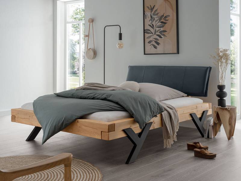 Cinall - Balkenbett Fichte mit Y-Metallfüßen u. Lederkopfteil 200 x 200 cm natur von Cinall ApS
