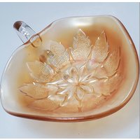 Atemberaubende Vintage Karneval Glas Blatt Strahlen Ringelblume Dish von CindysAntiqueBtq