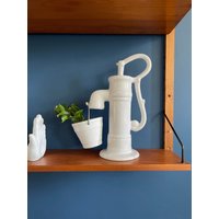 Keramik-Blumentopf Aus Der Mitte Des Jahrhunderts, Wasserpumpe Mit Eimer, Keramik Im Achtziger-Jahre-Design von Cintage72