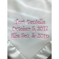 standard Krippe Babydecke Mit Gesticktem Namen, Datum. Gewicht Und Höhe standard Krippe Babydecke Mit Gesticktem Namen, Datum. Gewicht Und Höhe von CircleBCreationsTX