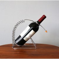 Post Modern Memphis Weinhalter Vintage Edelstahl 1980Er Jahre Flaschenhalter Mid Century Barware Weinausgießer von CityOfTomorrow
