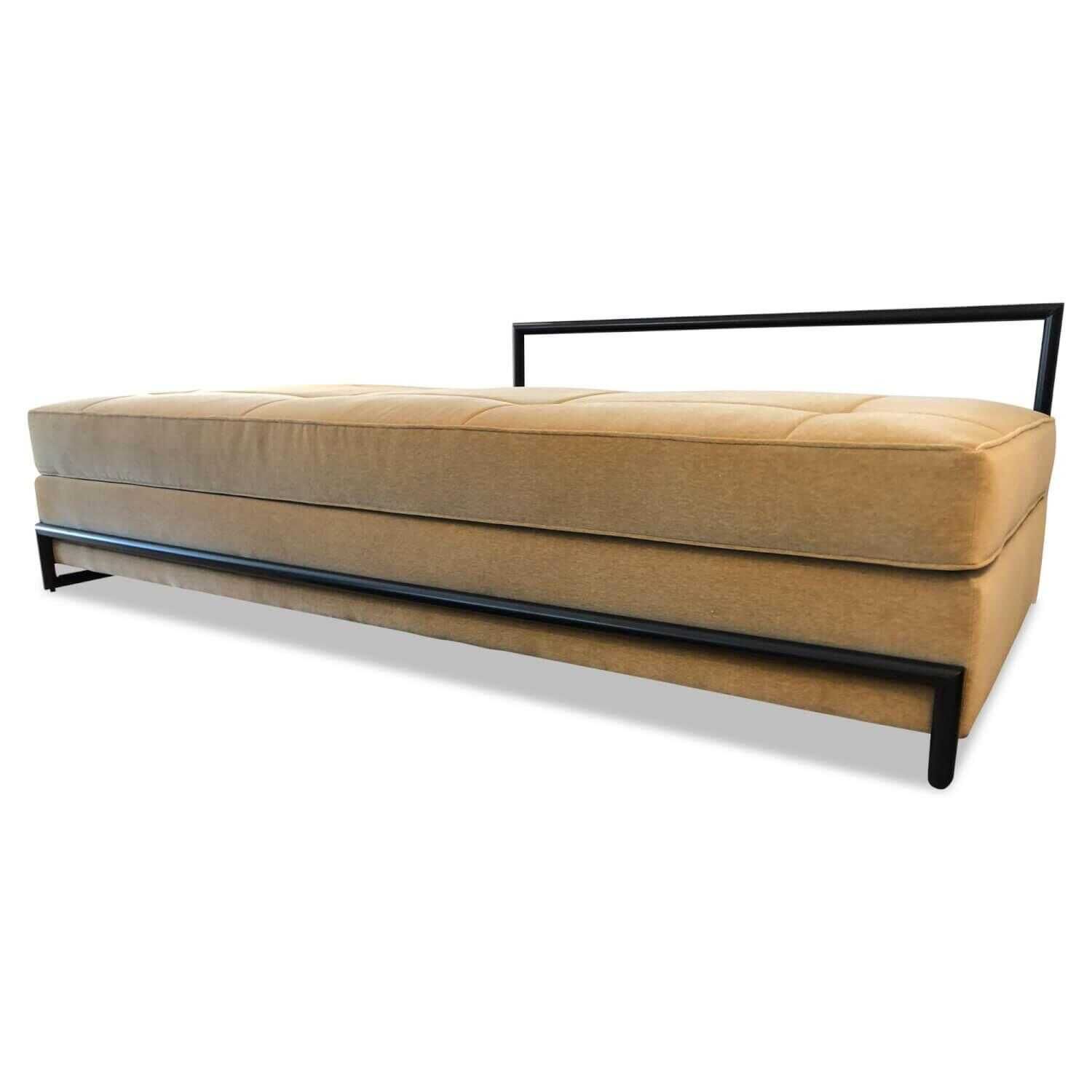 Sofa Day Bed Stoff Dedar Dante Senape Curry Gestell Stahl Schwarz von ClassiCon