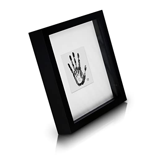 Classic by Casa Chic - Quadratischer Box-Bilderrahmen aus Echtholz - Schwarz - 23x23 cm und 4,5 cm tief - Sicherheitsglas - mit 10x10 cm Passepartout - 3d Objektbilderrahmen - Rahmenbreite 2cm von Classic by Casa Chic