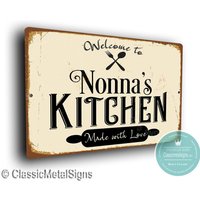 Nonnas Küche Schild, Geschenk Für Nonna, Muttertag, Benutzerdefinierte Schilder, Küchenschild, Nonna Geschenk, Küchendekor von ClassicMetalSigns