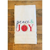 Weihnachtshandtuch - Weihnachts-Urlaubshandtücher. Urlaub Badezimmer Handtücher.peace & Joy Mit Ornament Besticktes Handtuch von ClaudiaDesignsShop