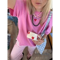 Handgefertigte Weiße Keramiktasse Mit Roten 3D-Herzen von ClayPoetryCeramics