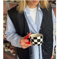 Karierte Keramik Kaffeetasse Handgemachte Schwarz-Weiß-Keramik-Tasse von ClayPoetryCeramics