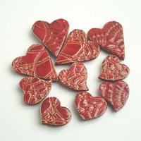 Kühlschrankmagnet Rote Keramikherzen von ClayRavenPottery