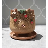Ausverkauf - Highland Cow Übertopf "Seconds" Form Imperfektion/ Erdbeerkuh Keramiktopf/Highland Kuh Keramik Mit Erdbeeren." von ClayThreadAndCat