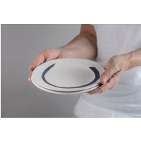 2 Schwarz-Weiß-Keramik Moderne Handgefertigte Salatteller, Moderne Boho Keramik Geschirr Teller Für Zwei Personen von ClaybyDannah