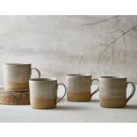 4Er Set Cremekeramikbecher, Kleine Keramikkaffeetassen Mit Henkel, Moderne Teetassen. 10 Unzen Handgemachte Tassen 4Er Set Cremekeramikbecher, Kleine Keramikkaffeetassen Mit Henkel, Moderne Teetassen. 10 Unzen Handgemachte Tassen von ClaybyDannah