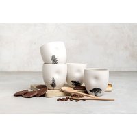 4Er-Set Weiße Keramikbecher Mit Baumabziehbildern Ohne Griffe, Moderne Keramik-Teetassen, Kleine Becher von ClaybyDannah