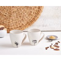 Set Mit Zwei Weißen Keramiktassen Baumabziehbildern, Große Cappuccino-Tassen Aus Keramik, Naturinspirierte Einzigartige Tassen von ClaybyDannah