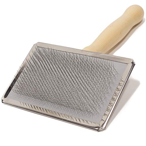 CleanSheep Schaffell Reinigungsbürste für Teppiche und Überwürfe von CleanSheep