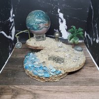 Ozean Jaspis Kugel Und Kristall Display Mit Aquamarin, Apatit Pyrit von ClementineCrystalsUS