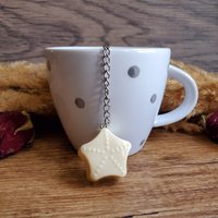 Teekugel Aus Weißer Schokolade in Sternform. Oster-Schokoladenteekugel. Tee-Ei Form Eines Sterns. Lehrergeschenk Zum Jahresende von CleopheaResinea