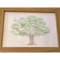 Personalisierter Stammbaum-Typografiedruck, Naturholzrahmen Personalisierter Stammbaum-Typografiedruck, Naturholzrahmen von Cleverchic1