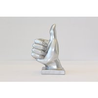 Daumen Nach Oben Hand Symbol Skulptur Silber von Climbingmanwallart