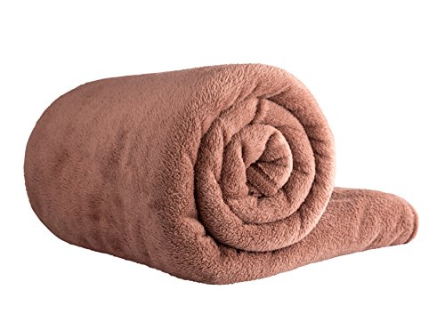 Clinotest XXL Kuscheldecke flauschig 150x220cm - Kochfest ohne Einlaufen oder Fusseln - warme Wohndecke in Espresso - auch als Sofadecke, Tagesdecke, Microthermaldecke, Fleecedecke nutzbar im Winter von Clinotest