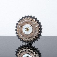 Einzigartige Industrielle Tischuhr Aus Recycelten Fahrradzahnrädern, Perfektes Geschenk Für Radfahrer Freund Oder Ehemann, Garage Bürodekor Einzigartige Industrielle Tischuhr Aus Recycelten Fahrradzahnrädern, Perfektes Geschenk Für Radfahrer Freund Oder Ehemann, Garage Bürodekor von ClockLight