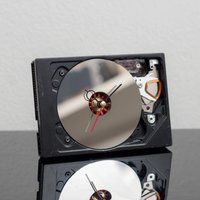 Recycled Hard Drive Uhr, Freund Geschenk, Ehemann Geek Industrielle Computer Einzigartige Wanduhr, Einzigartiges Geschenk von ClockLight