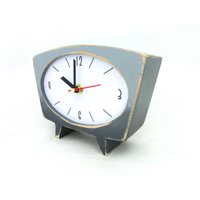 Graue Tischuhr Mit Ombre Stille Holz Uhr Im Vintage Stil von ClockWoodStudio