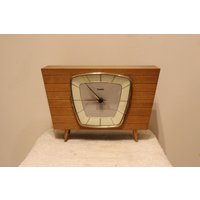 Hermle Tischuhr Kaminuhr Mid Century Modern 60Er Quarz Table Clock Walnut Refurbised Hermle Tischuhr Kaminuhr Mid Century Modern 60Er Quarz Table Clock Walnut Refurbised von ClockworkHD