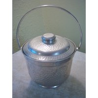 Gehämmerter Aluminium-Eiskübel/Made in Italy/Trink - Und Bargeschirr/Speise - Unterhaltungsartikel Gehämmerter Aluminium-Eiskübel/Made in Italy/Trink - Und Bargeschirr/Speise - Unterhaltungsartikel von CoastalGirlDecor