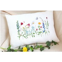 Wunderschönes Besticktes Kissen "Blumenwiese" , Oeko-Tex Standard 100 Wunderschönes Besticktes Kissen "Blumenwiese" , Oeko-Tex Standard 100 von CoccolineShop