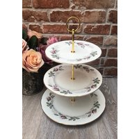 Paragon Tortenständer "Bridal Rose' 3-stöckige Etagere | Perfekt Für Vintage Teeparty, Nachmittagstee, Babyparty, Gartenparty, Hochzeit von CocktailTeacups