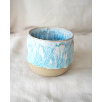 Blaue Handgefertigte Keramik Tasse | Ohne Henkel Handgefertigte Handgemachte Rustikale Trinkgefäß von CocoFlamingoStudio