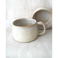 Handgemachte Flüsternde Holztasse | Braun & Weiß Keramik Becher Rustikale Handgemachte Kaffeetasse von CocoFlamingoStudio