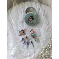 Rarität Antiker Sehr Kleiner Baumschmuck Federbaum Engel Holzbox Miniatur Tinseldraht Oblaten Federbaumschmuck Antikweihnachten 1900 von CoeursDeCaschel