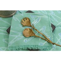 Set Mit 4 Handbemalten 100% Leinen Servietten Fransen, Mint Grün Splash Muster, 45 von CollaCloth