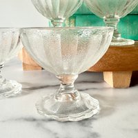 Vintage Anchor Hocking Frosted Shell Dessert Gläser - Set Mit 6 von CollectedCalifornia
