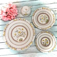 Offene Lager Spode Buttercup Abendessen Salat Brot Teller Tasse England Made Copeland Lovely Ausgebossenes Korbgeflecht von ColonialHouseFinery