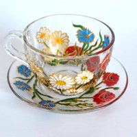 Das Handbemalte Tassen - Und Untertassen-Set Hat Ein Wildblumen-Design Mit Kamille, Mohn - Kornblumen von ColoredGlassShop