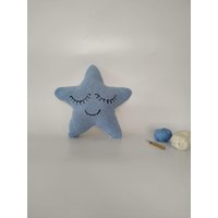 Blauer Stern Lochnadel Kissen, Kinderzimmer Deko Baby Kissenbezug von ColorfulYarnStory
