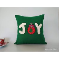 Weihnachten Joy Muster Kissenbezug, Lochnadel Grün Quadrat Kissen, Neujahr Winter Kissenbezug von ColorfulYarnStory