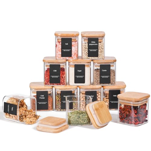 ComSaf 12 Stück Gewürzgläser Set Eckig mit Holzdeckel, 120ml quadratische leere Gewürzflaschen mit 275 schwarzen Etiketten, Gewürzbehälter für Gewürzsalz, Zucker, Kaffeebohnen ComSaf 12 Stück Gewürzgläser Set Eckig mit Holzdeckel, 120ml quadratische leere Gewürzflaschen mit 275 schwarzen Etiketten, Gewürzbehälter für Gewürzsalz, Zucker, Kaffeebohnen von ComSaf