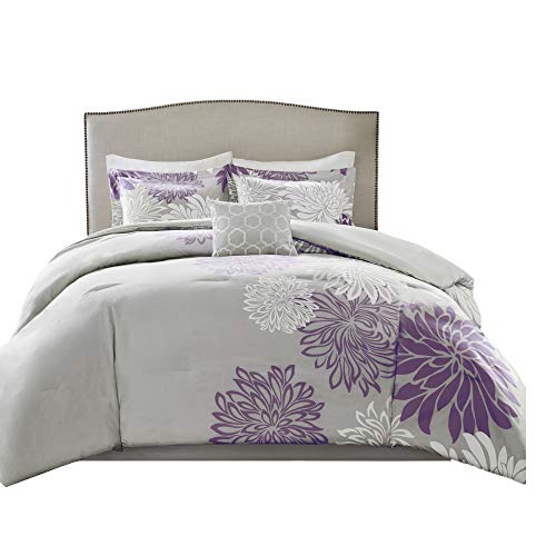 Comfort Spaces Enya Comforter Set-Modern Floral Design All Season Down Alternative Bedding, Matching Shams, Bedskirt, Decorative Pillows, King(104"x90"), Purple von Comfort Spaces