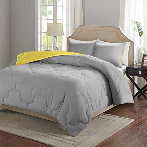 Comfort Spaces Vixie Reversible Comforter Set-Modern Geometric Quaterfoil Cloud Quilted Design All Season Down Alternative Bedding, Matching Shams, Full/Queen(90"x90"), Grey/Yellow von Comfort Spaces