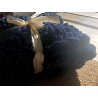 Weiche Flauschige Handgestrickte Chunky Decken Gestalten Sie Ihr Eigenes Oder Wählen Weiche Valentinsgeschenke Freundin Gemütliches Geschenk Mit Kauf von ComfortCrafts33