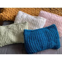 Chunky Hand Knit Kissen - Standard Rechteck | 20x26 In von ComfortZoneNY