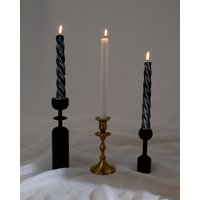 Schwarze Spiral-Kerzenhalter Handgegossene Vegane Soja-Spitzkerzen von CommonSenseLondon