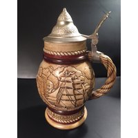 Avon Antik Vintage Keramik Bierkrug Sammlerstück Handgemachte Segelschiffe 1977 von CommonThreadClothing