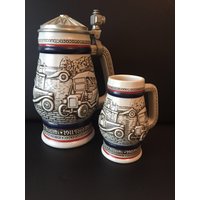 Passendes Set Avon Antik Vintage Keramik Bier Stein Sammlerstück Handgemachte Oldtimer Automobile 1979 Klein Und Groß Passendes Set Avon Antik Vintage Keramik Bier Stein Sammlerstück Handgemachte Oldtimer Automobile 1979 Klein Und Groß von CommonThreadClothing