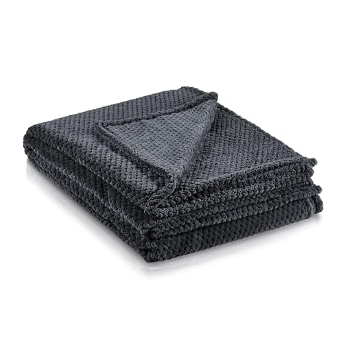 Como Kuscheldecke Anthrazit Moderne Sofadecke, fein gestrickte Wohndecke, 100% Polyester, 310 GSM, gesäumte Einfassung 150 x 200 cm von Como