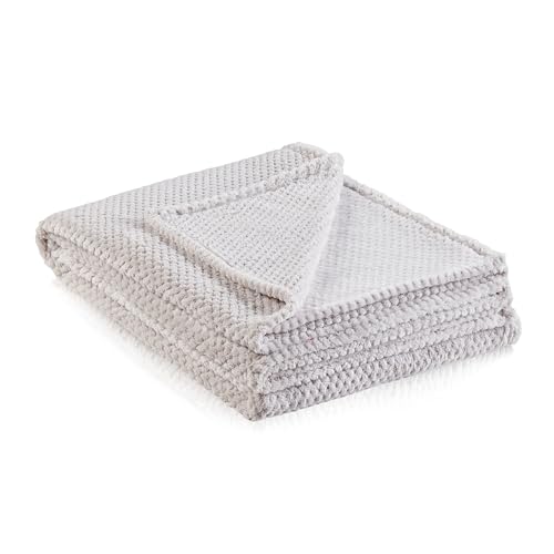 Como Kuscheldecke Hellgrau Moderne Sofadecke, fein gestrickte Wohndecke, 100% Polyester, 310 GSM, gesäumte Einfassung 150 x 200 cm von Como